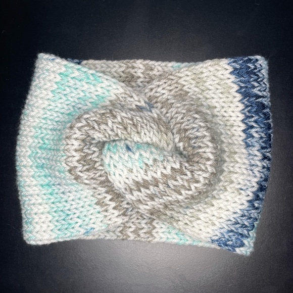 Messy bun ear warmer - Picture 4 of 11